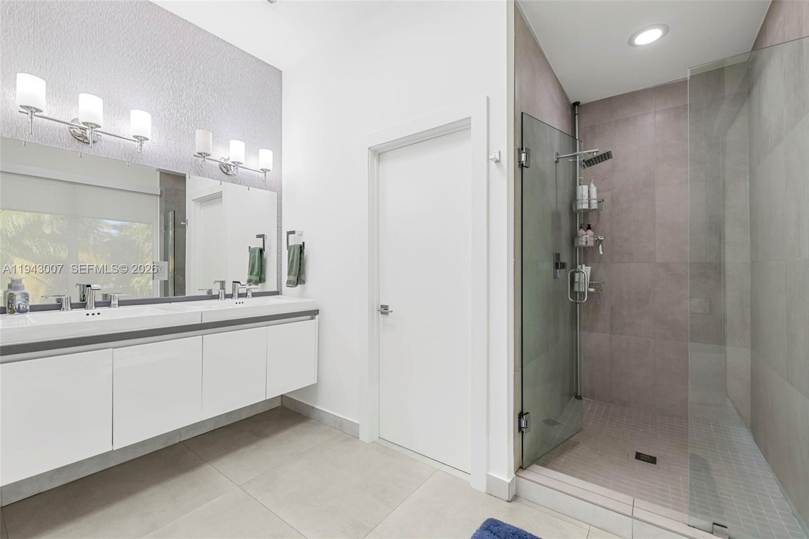 19005 Atlantic Blvd Sunny Isles Beach, FL 33160