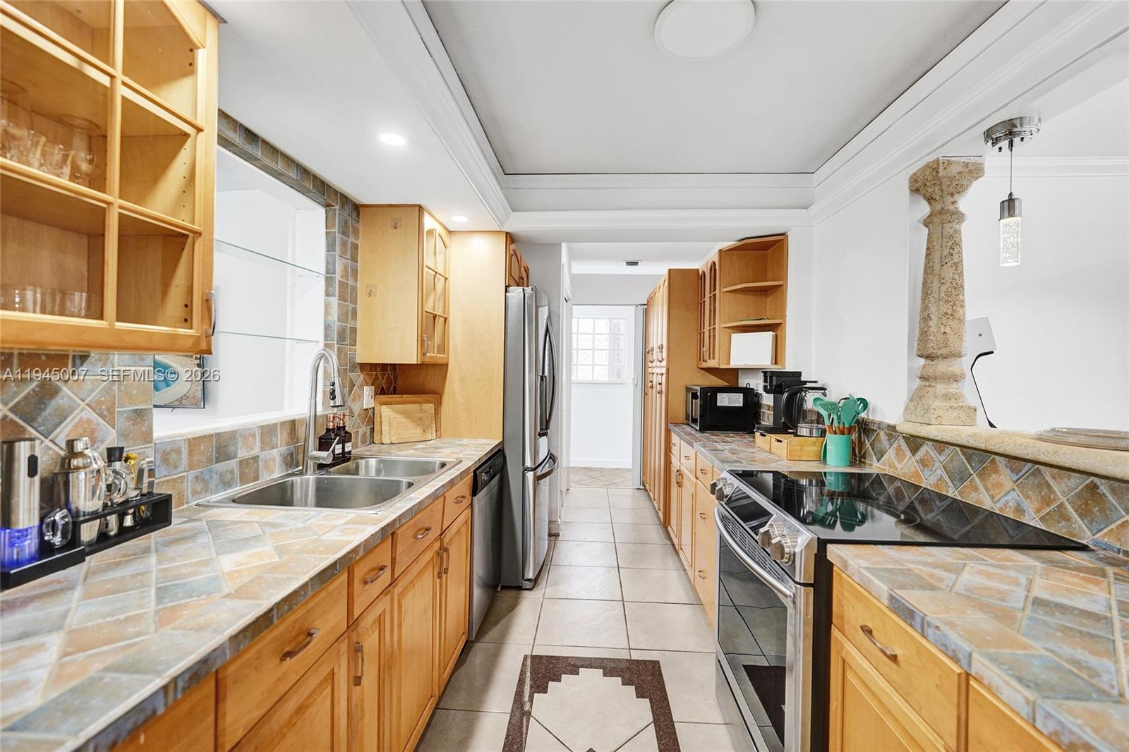 2101 NE 25th St Wilton Manors, FL 33305