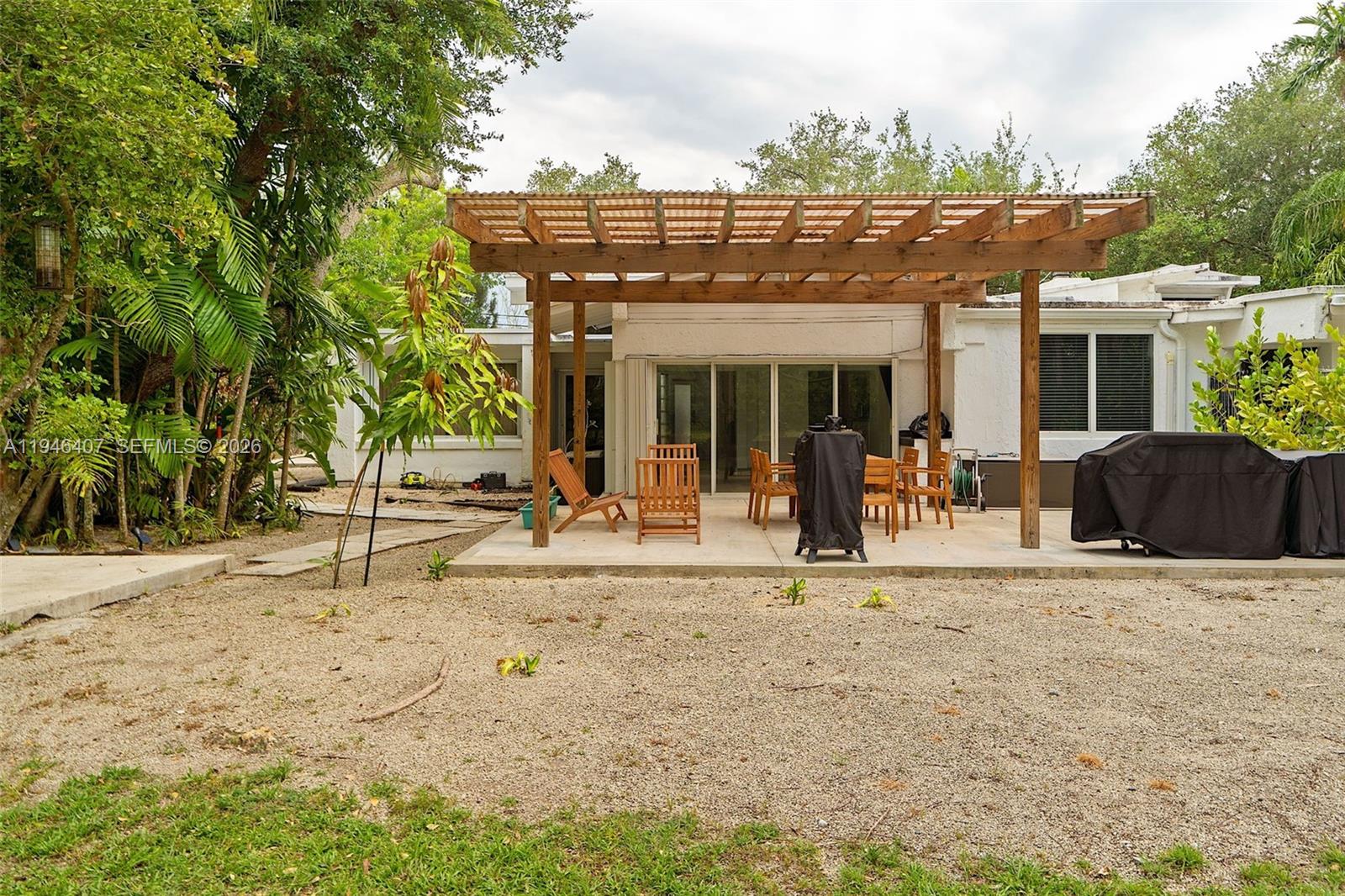 5845 SW 88th St South Miami, FL 33156