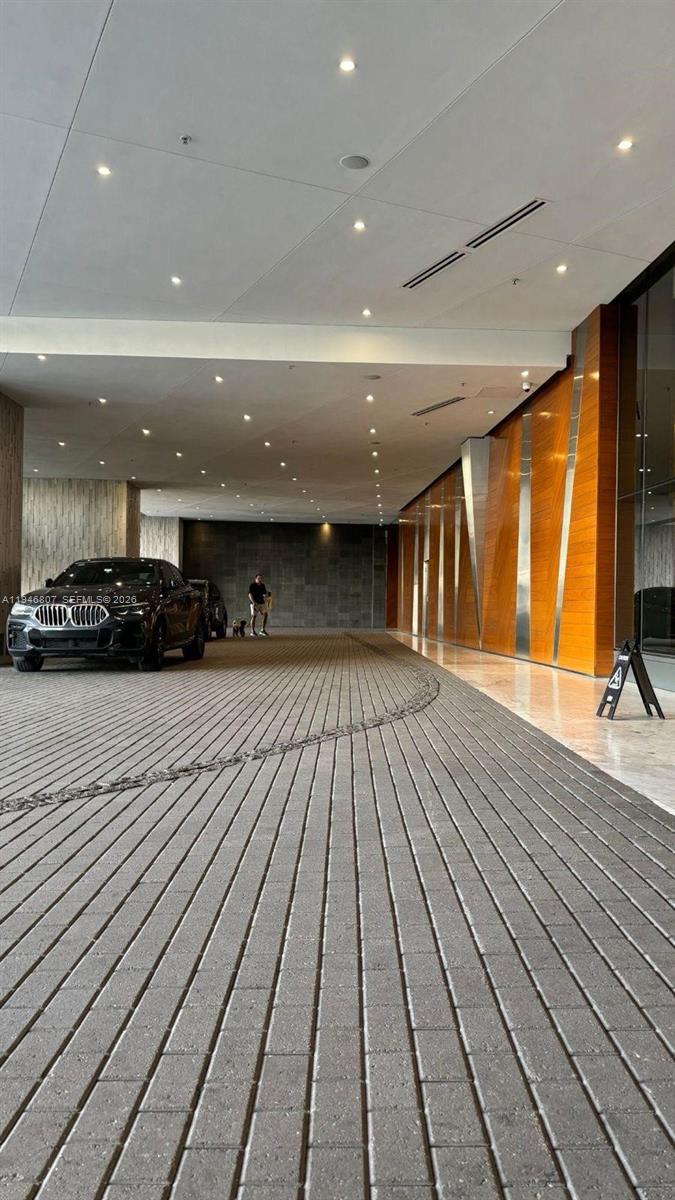 image Reach Brickell City Centre5