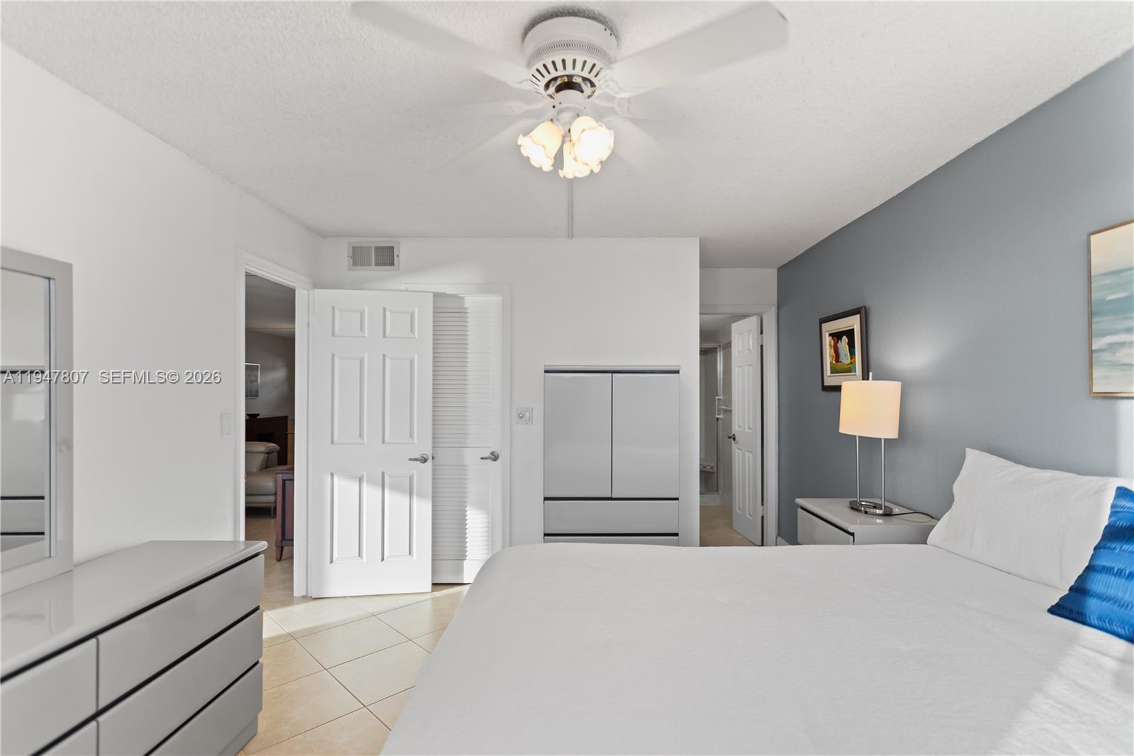 9500 N Hollybrook Lk Dr #5-206 Pembroke Pines, FL 33025