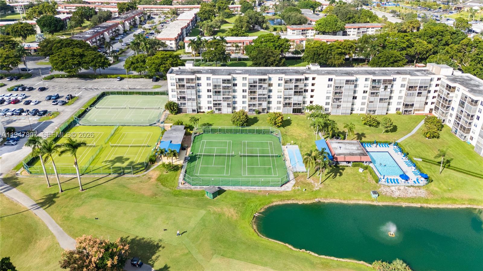 9500 N Hollybrook Lk Dr #5-206 Pembroke Pines, FL 33025