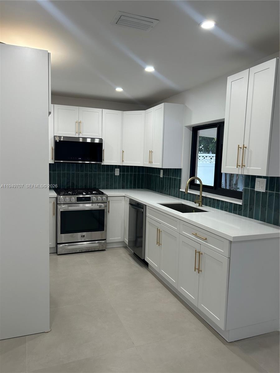 Undisclosed Address Miami, FL 33165