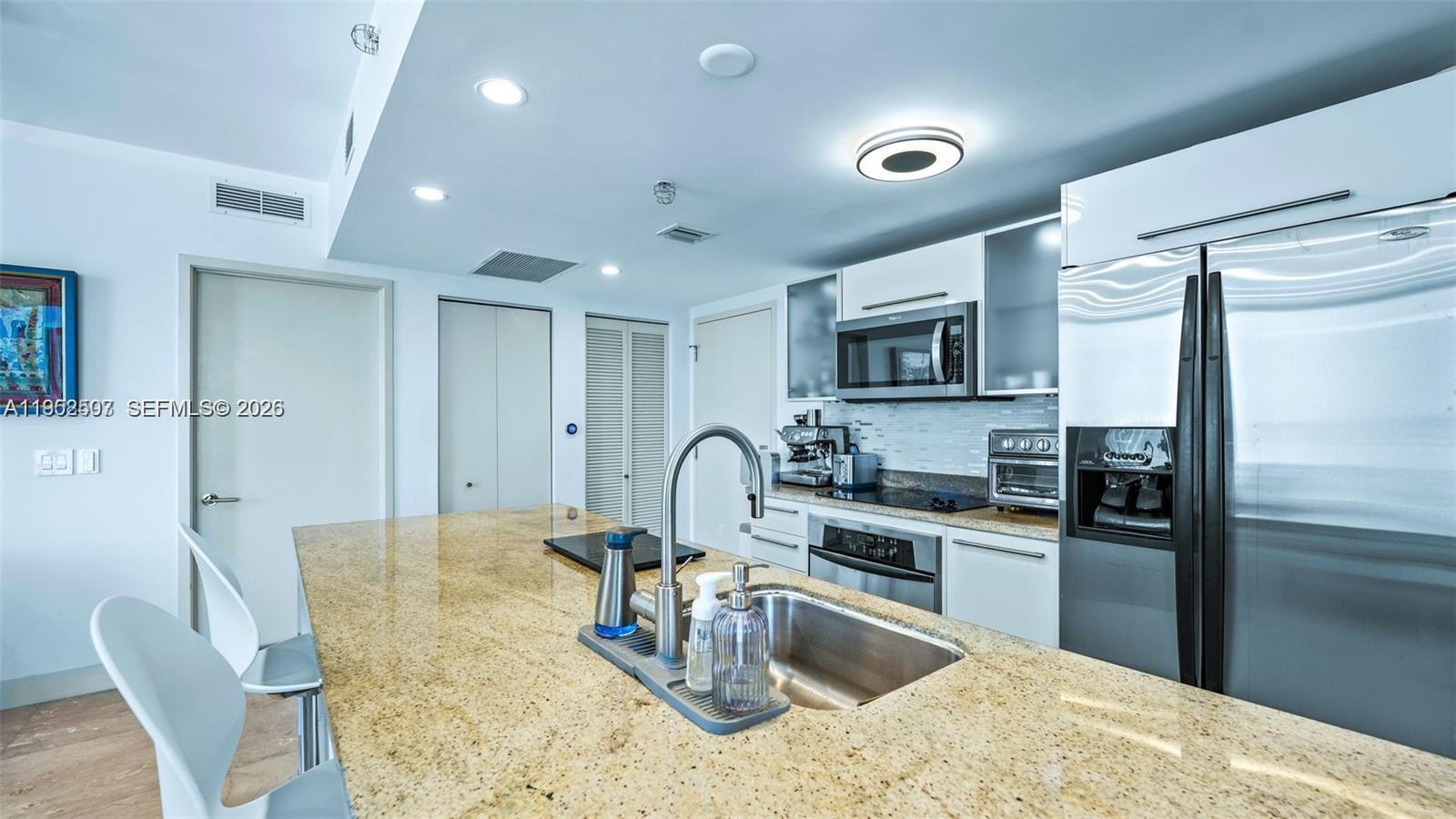 185 SW 7th Th St #2911 Miami, FL 33130