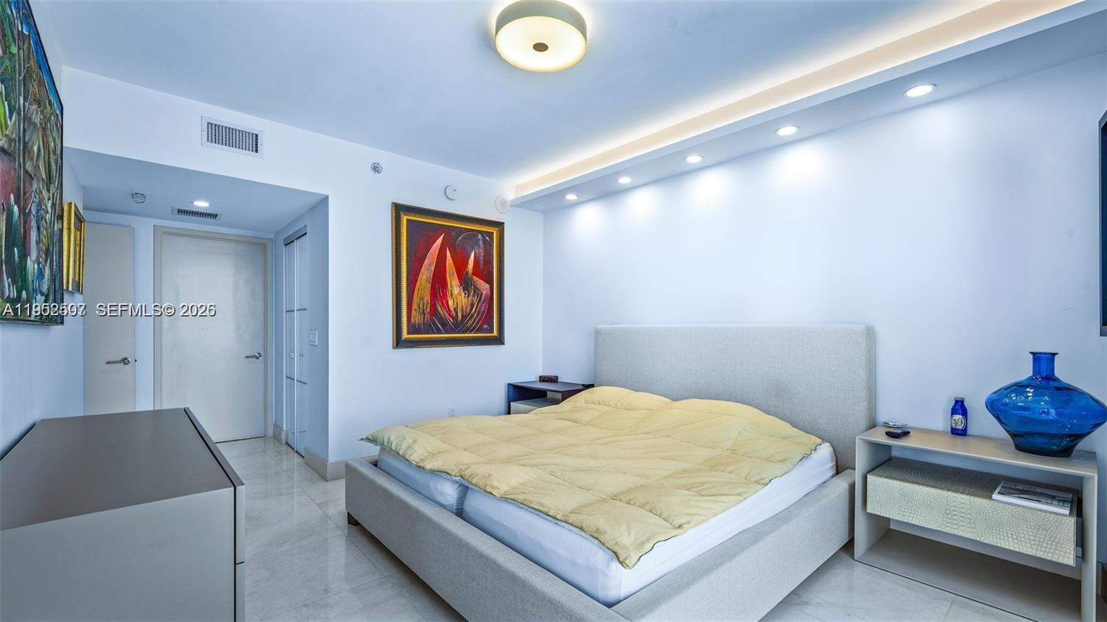 185 SW 7th Th St #2911 Miami, FL 33130