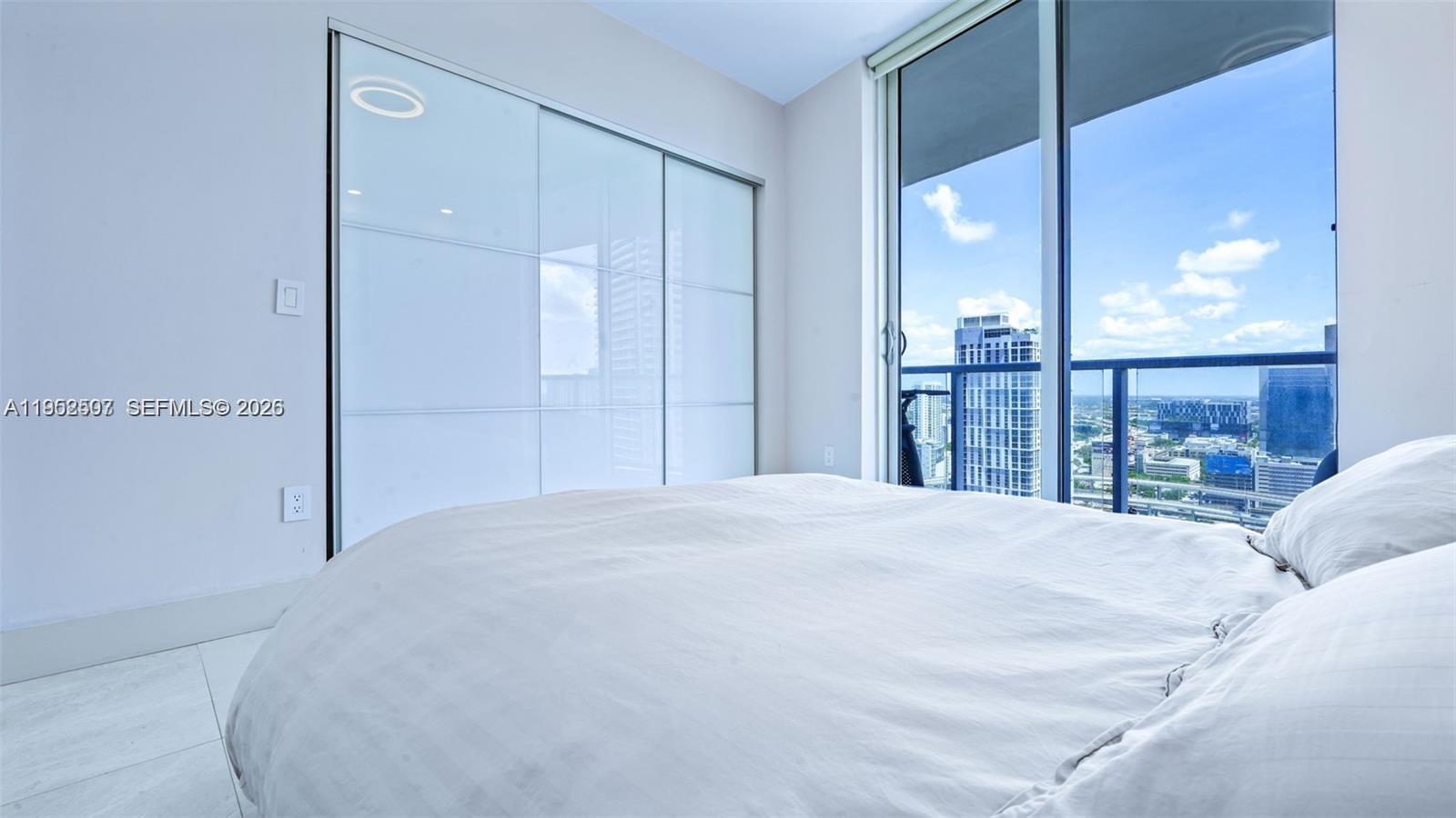 185 SW 7th Th St #2911 Miami, FL 33130