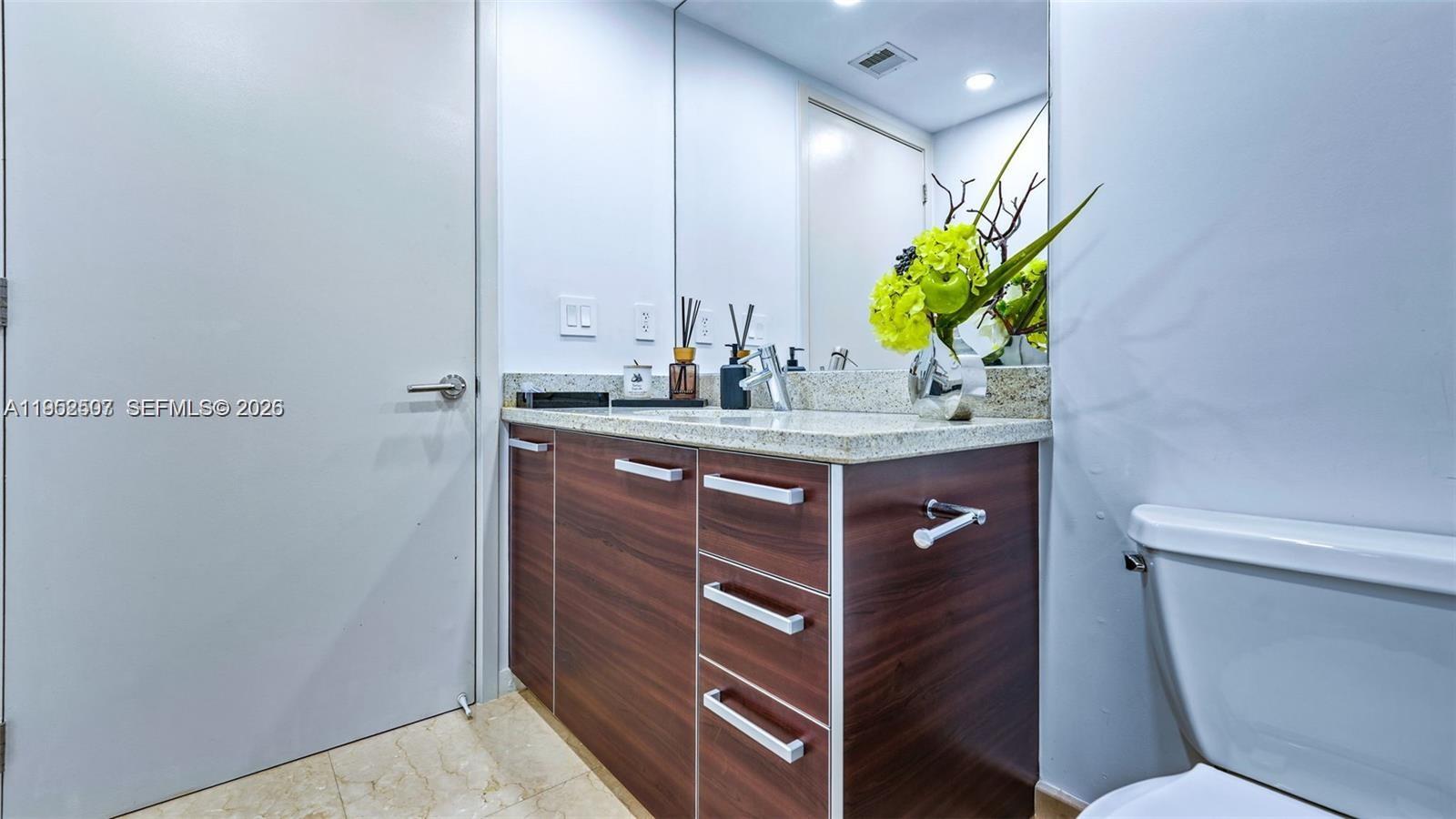 185 SW 7th Th St #2911 Miami, FL 33130