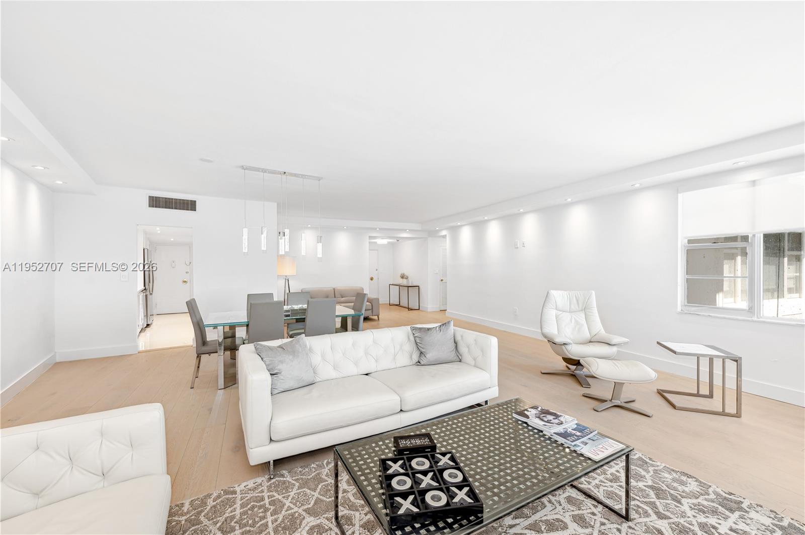 5255 Collins Ave #4A Miami Beach, FL 33140