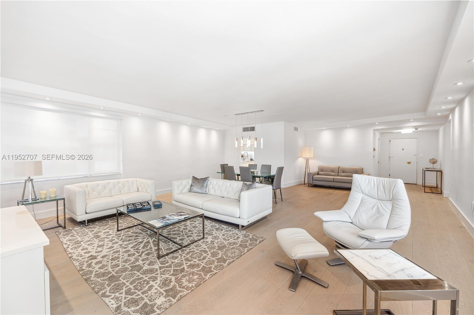 5255 Collins Ave #4A Miami Beach, FL 33140