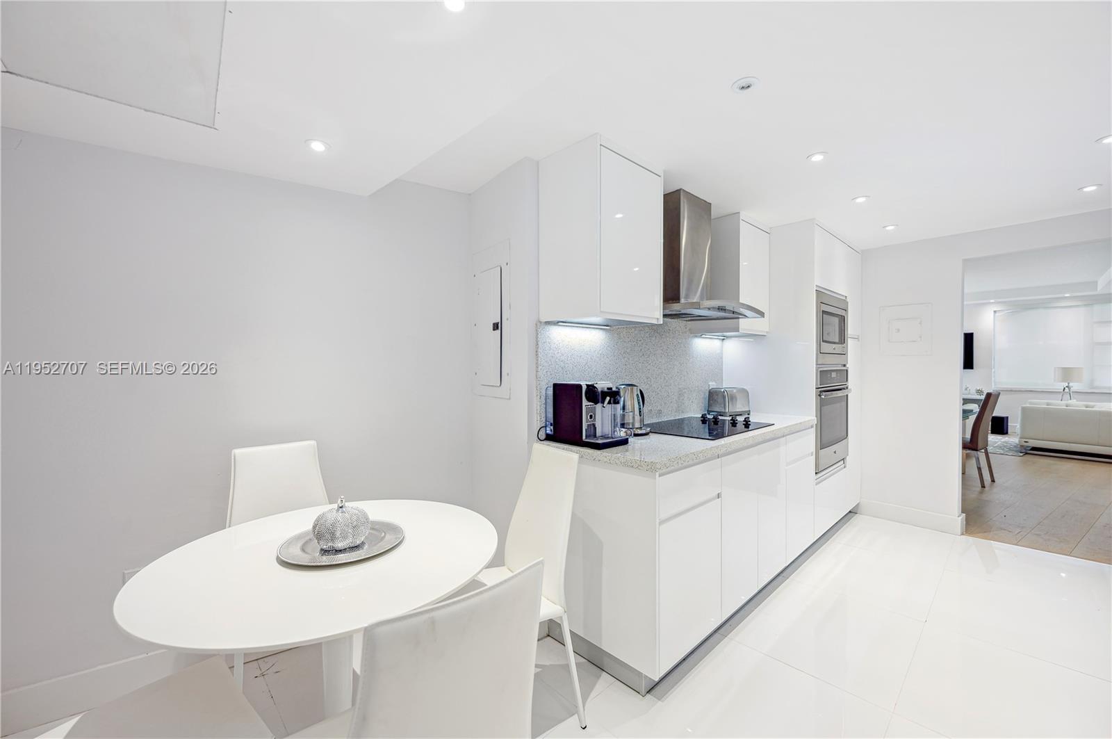 5255 Collins Ave #4A Miami Beach, FL 33140