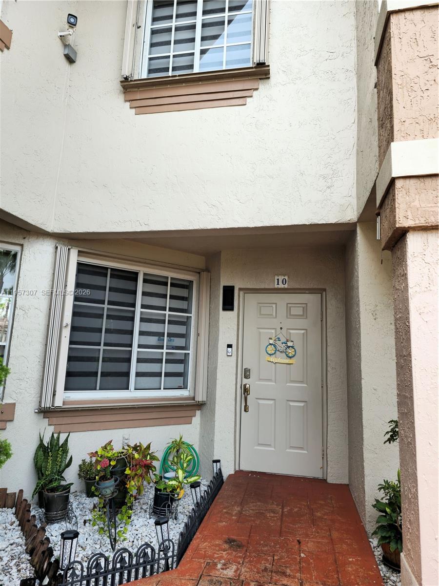 8330 NW 10th St #10I