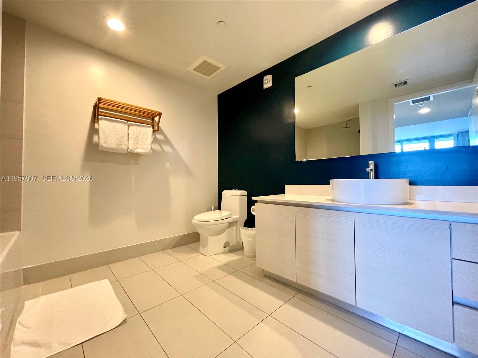 image Beachwalk Condominium9