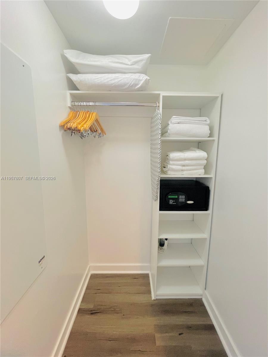 image Beachwalk Condominium10