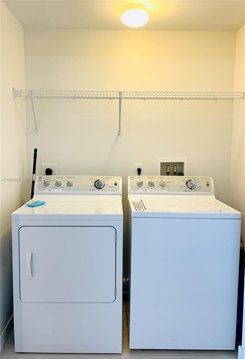 image Beachwalk Condominium14