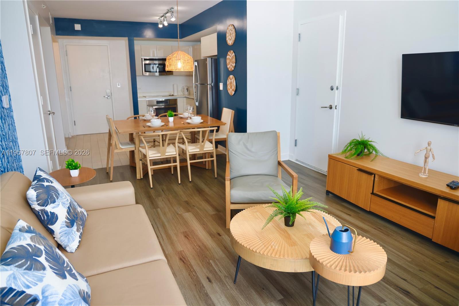 image Beachwalk Condominium3