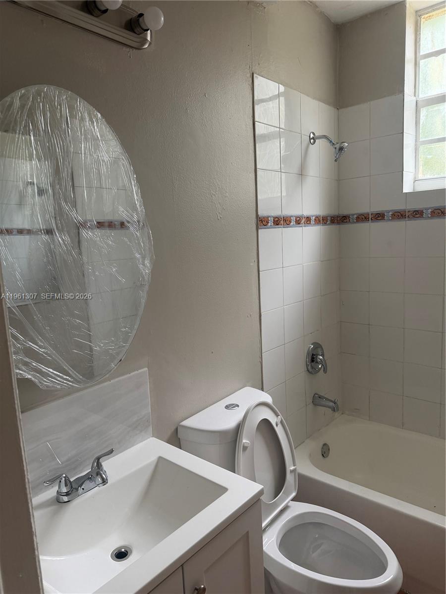 329 NW 11th Ave Miami, FL 33128