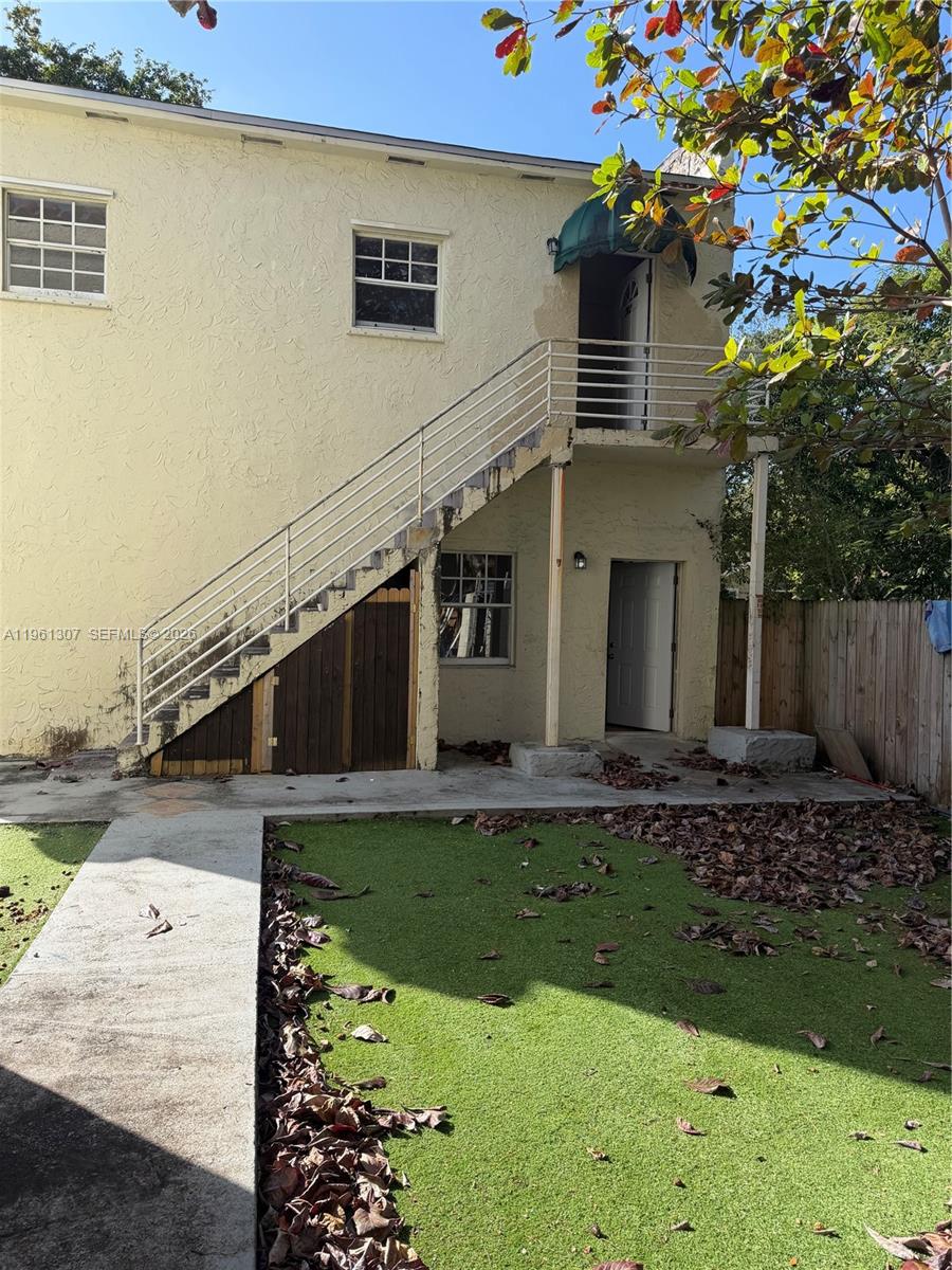 329 NW 11th Ave Miami, FL 33128