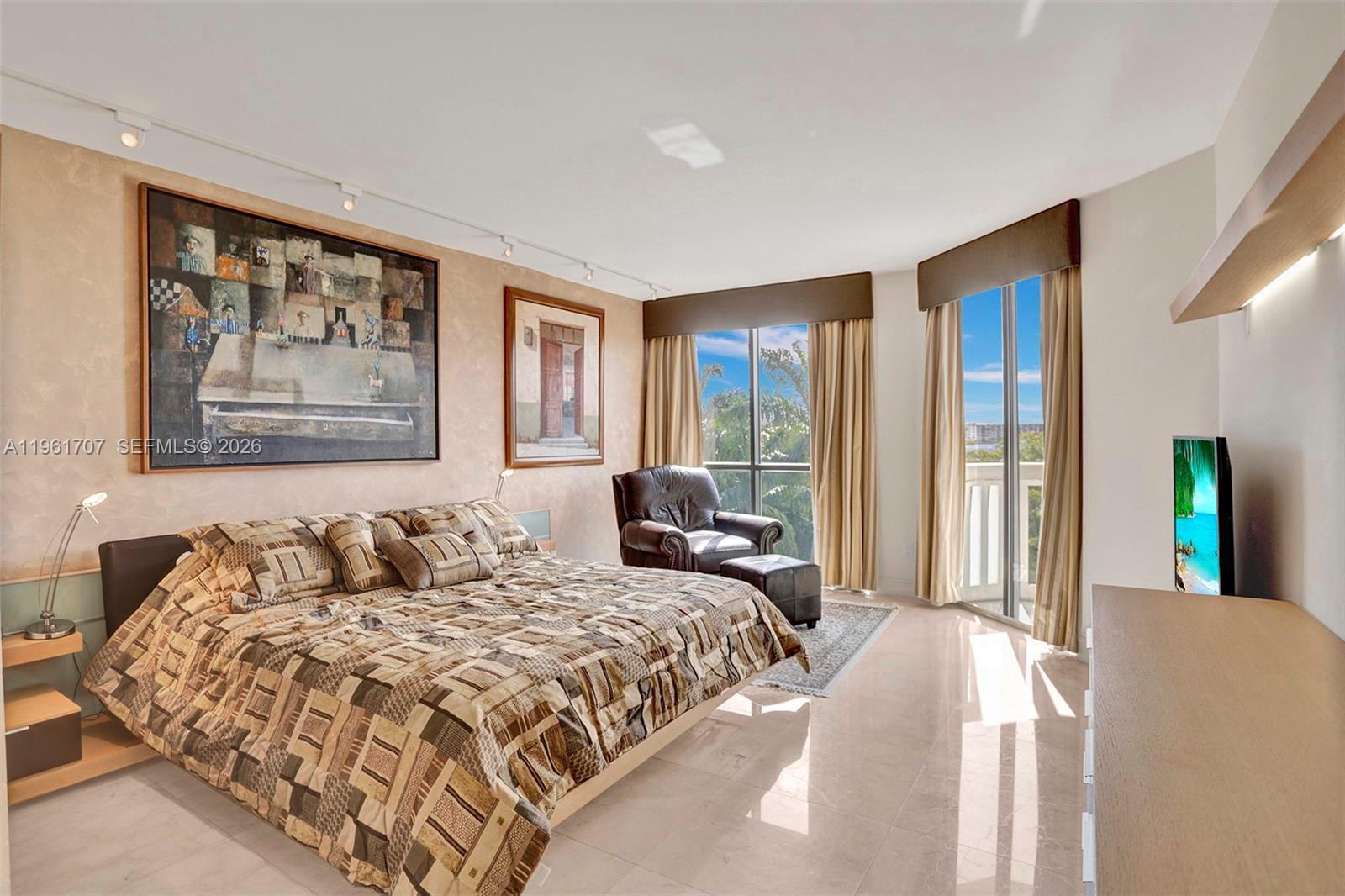 2000 Island Blvd #503 Aventura, FL 33160