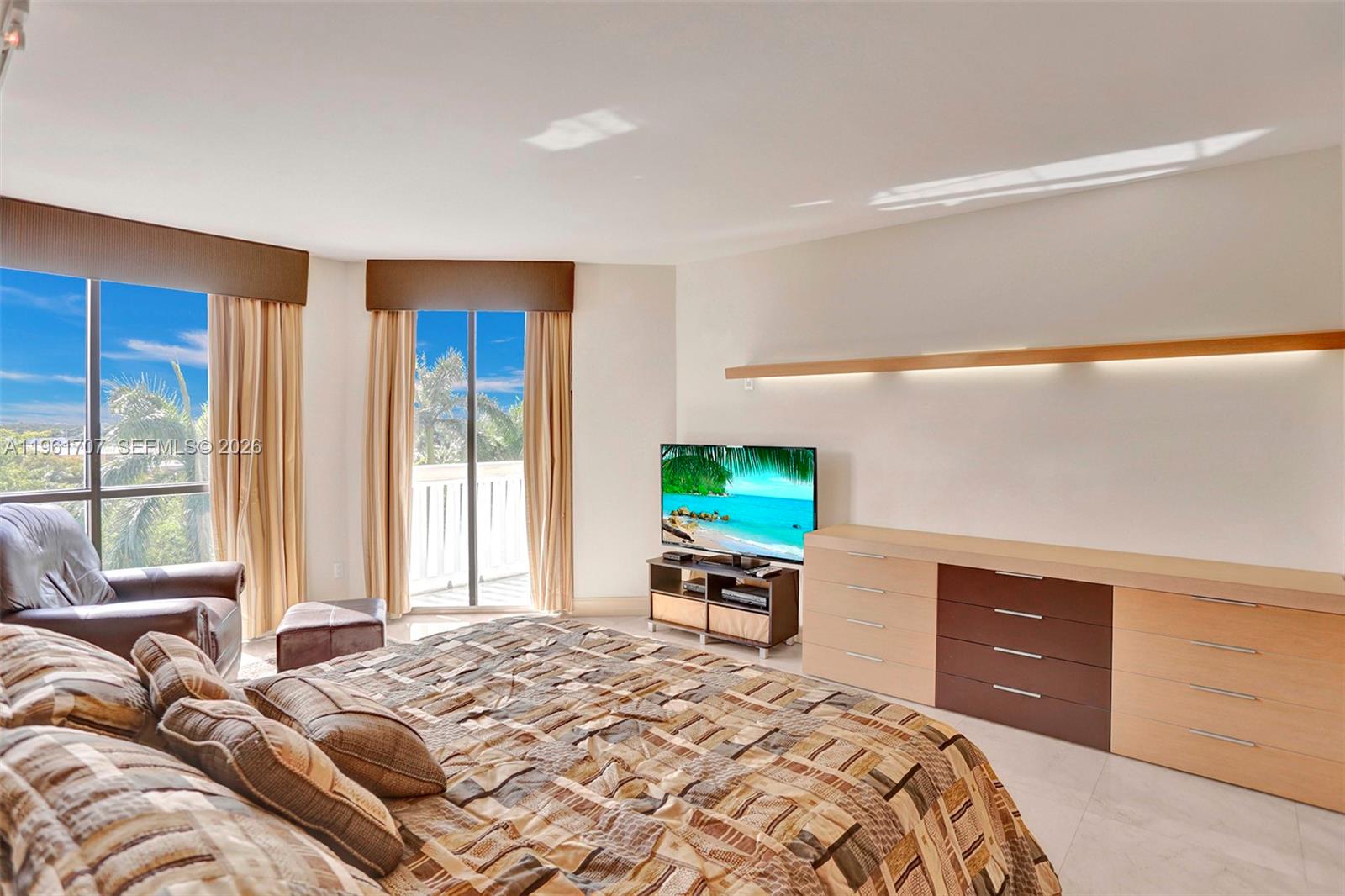 2000 Island Blvd #503 Aventura, FL 33160