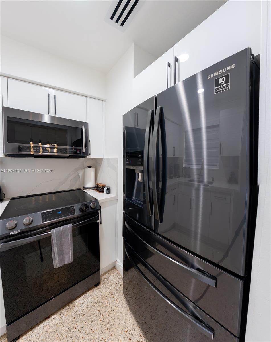 1851 NW 22nd Pl Miami, FL 33125