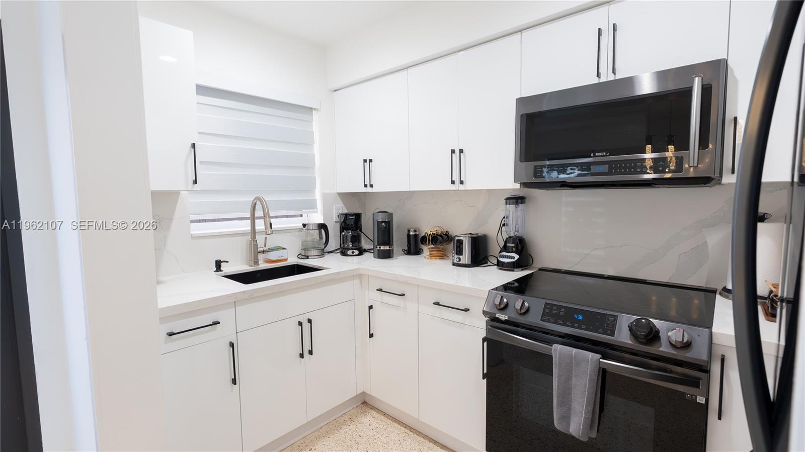 1851 NW 22nd Pl Miami, FL 33125