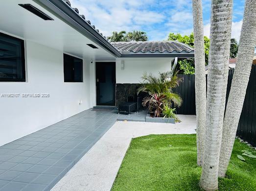 1851 NW 22nd Pl Miami, FL 33125