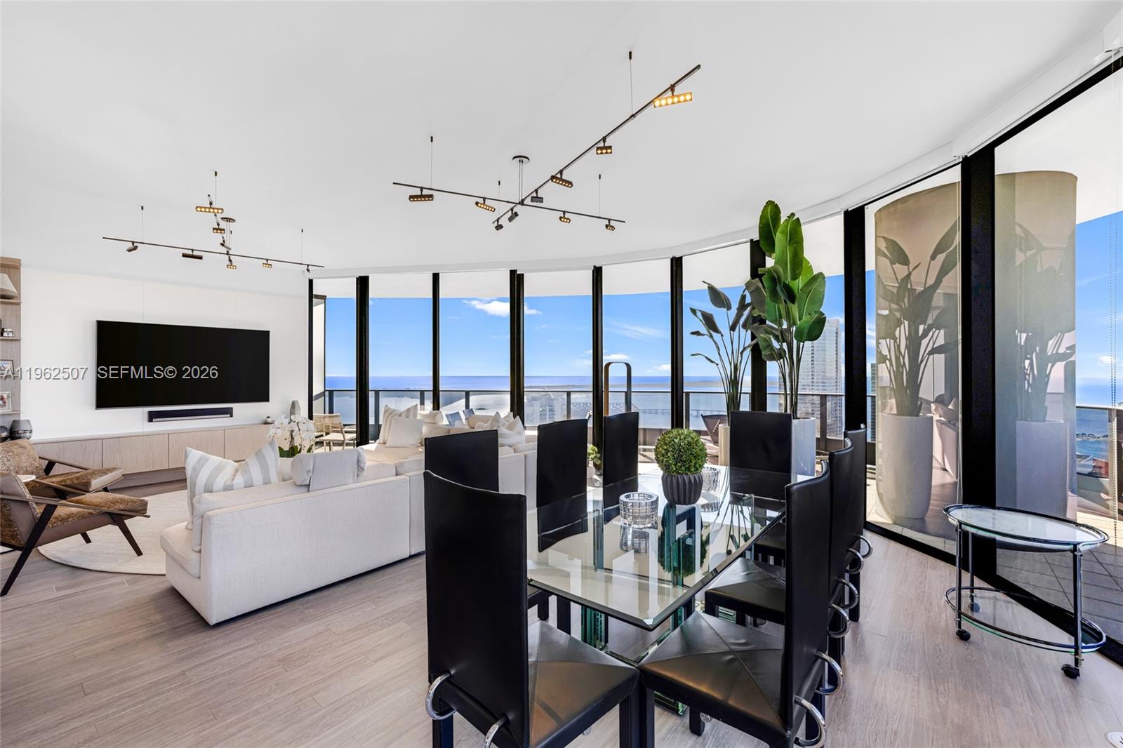 1000 Brickell Plz #PH6002 Miami, FL 33131