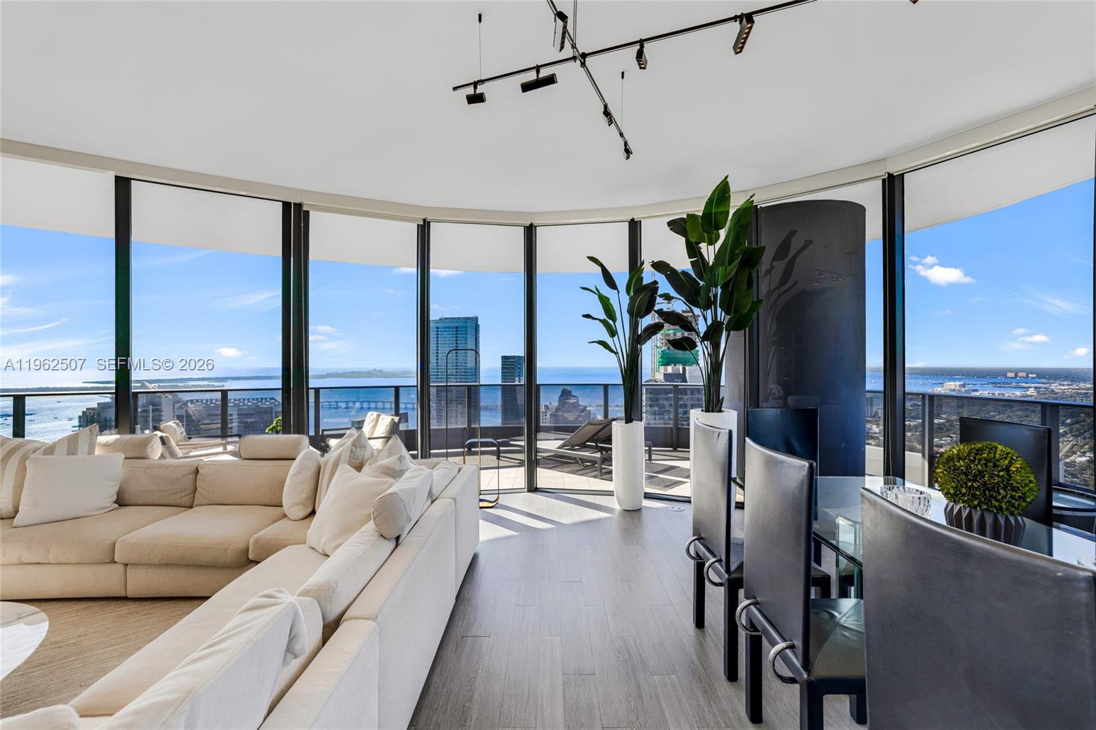 1000 Brickell Plz #PH6002 Miami, FL 33131