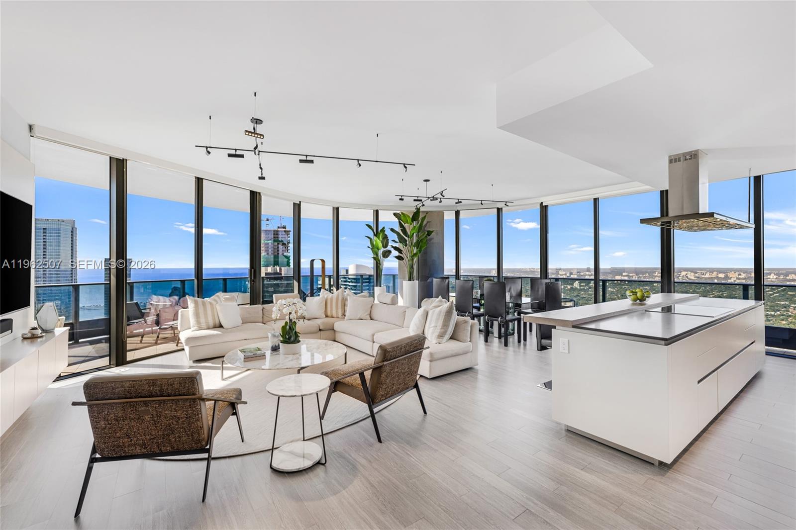 1000 Brickell Plz #PH6002 Miami, FL 33131