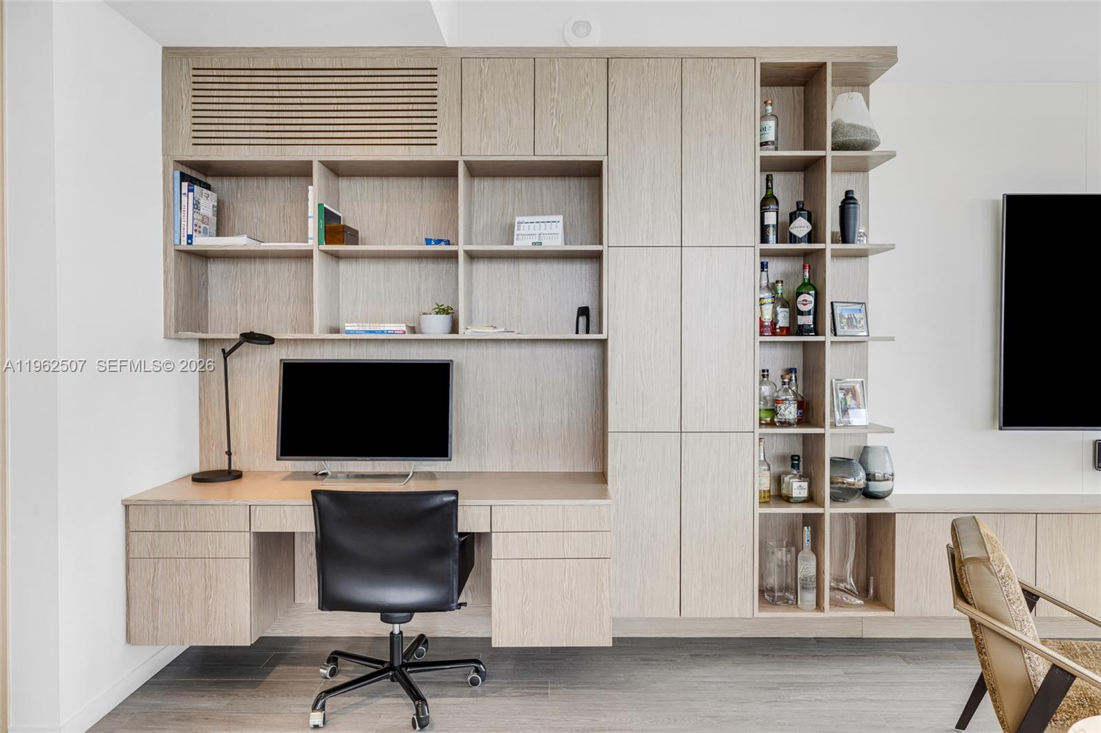 1000 Brickell Plz #PH6002 Miami, FL 33131