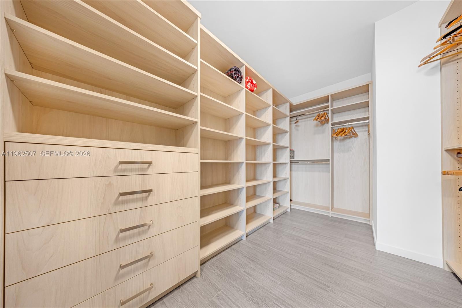 1000 Brickell Plz #PH6002 Miami, FL 33131