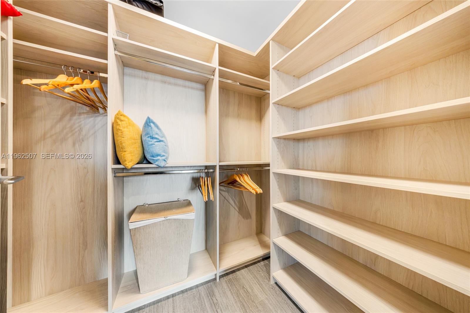 1000 Brickell Plz #PH6002 Miami, FL 33131