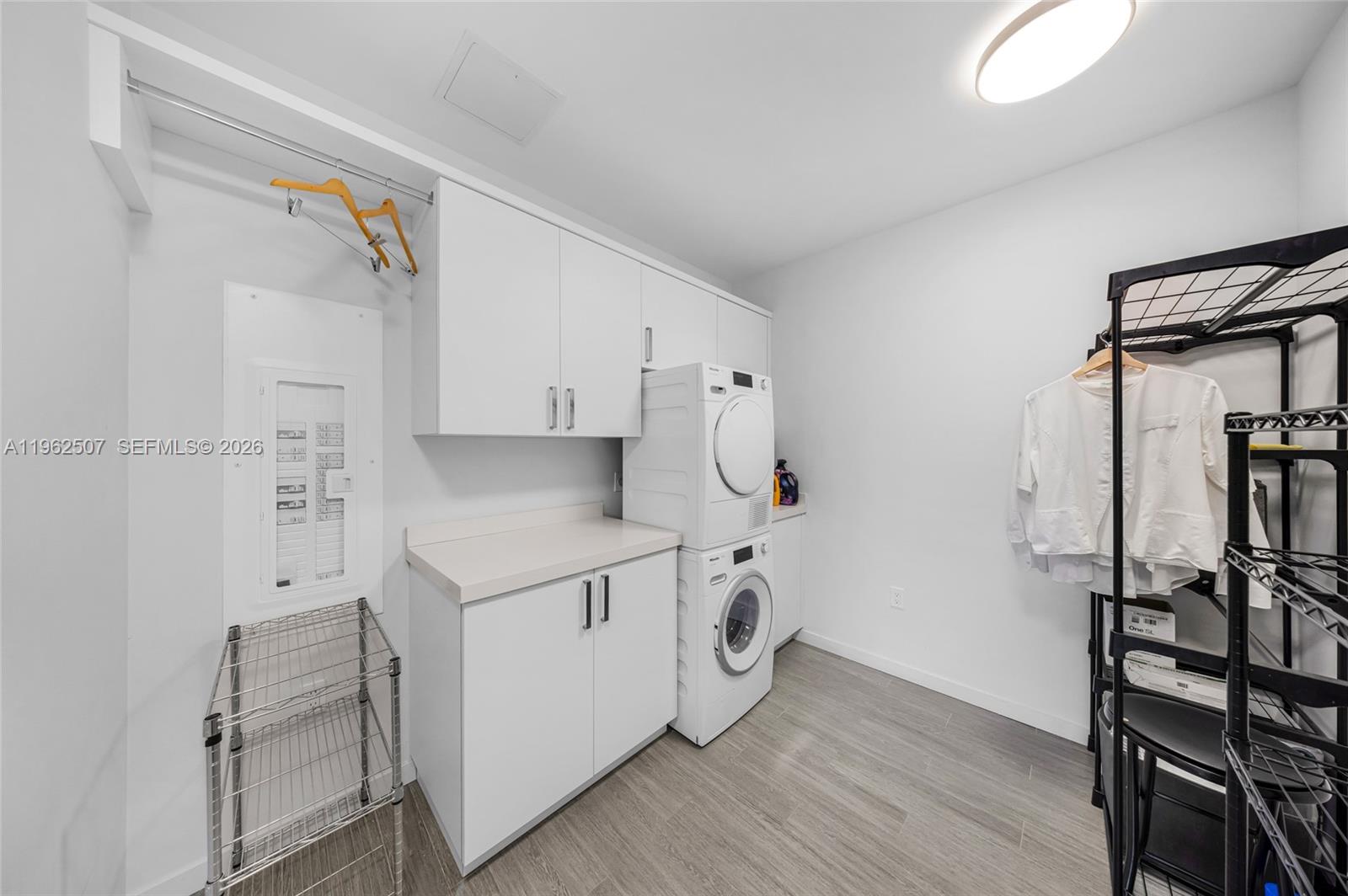 1000 Brickell Plz #PH6002 Miami, FL 33131