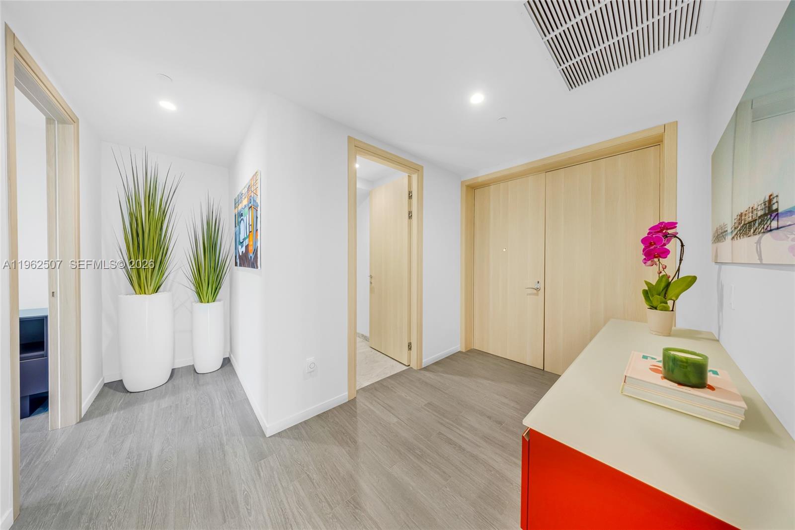 1000 Brickell Plz #PH6002 Miami, FL 33131