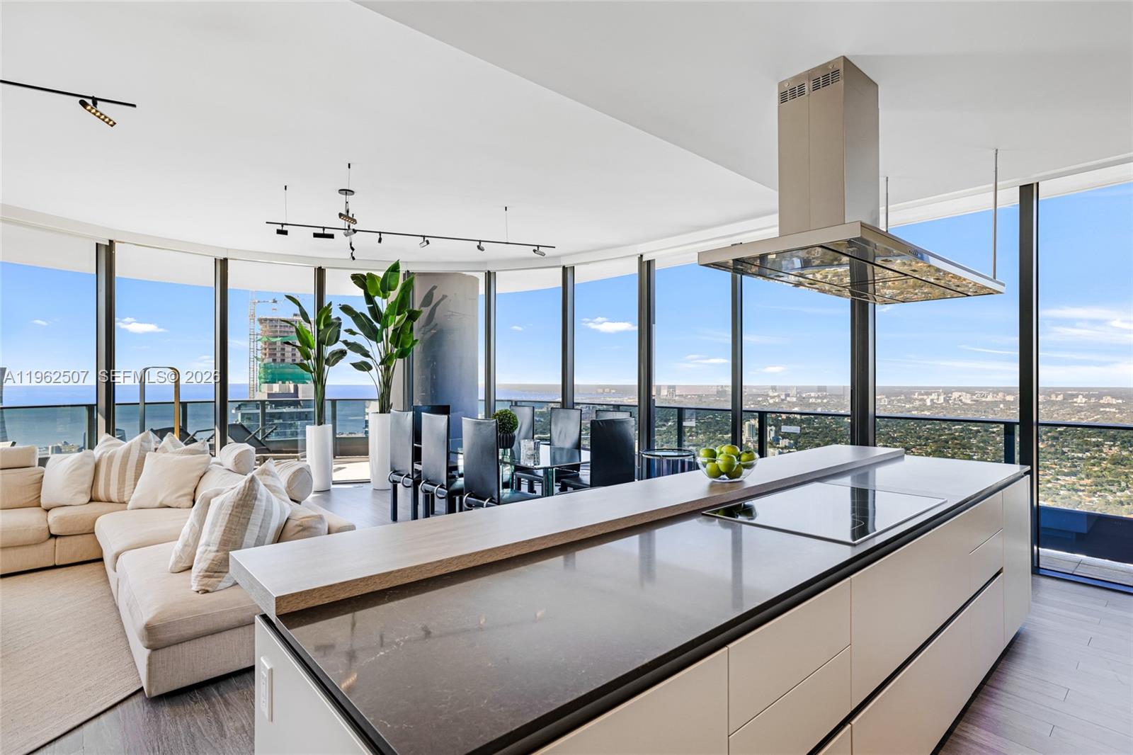 1000 Brickell Plz #PH6002 Miami, FL 33131