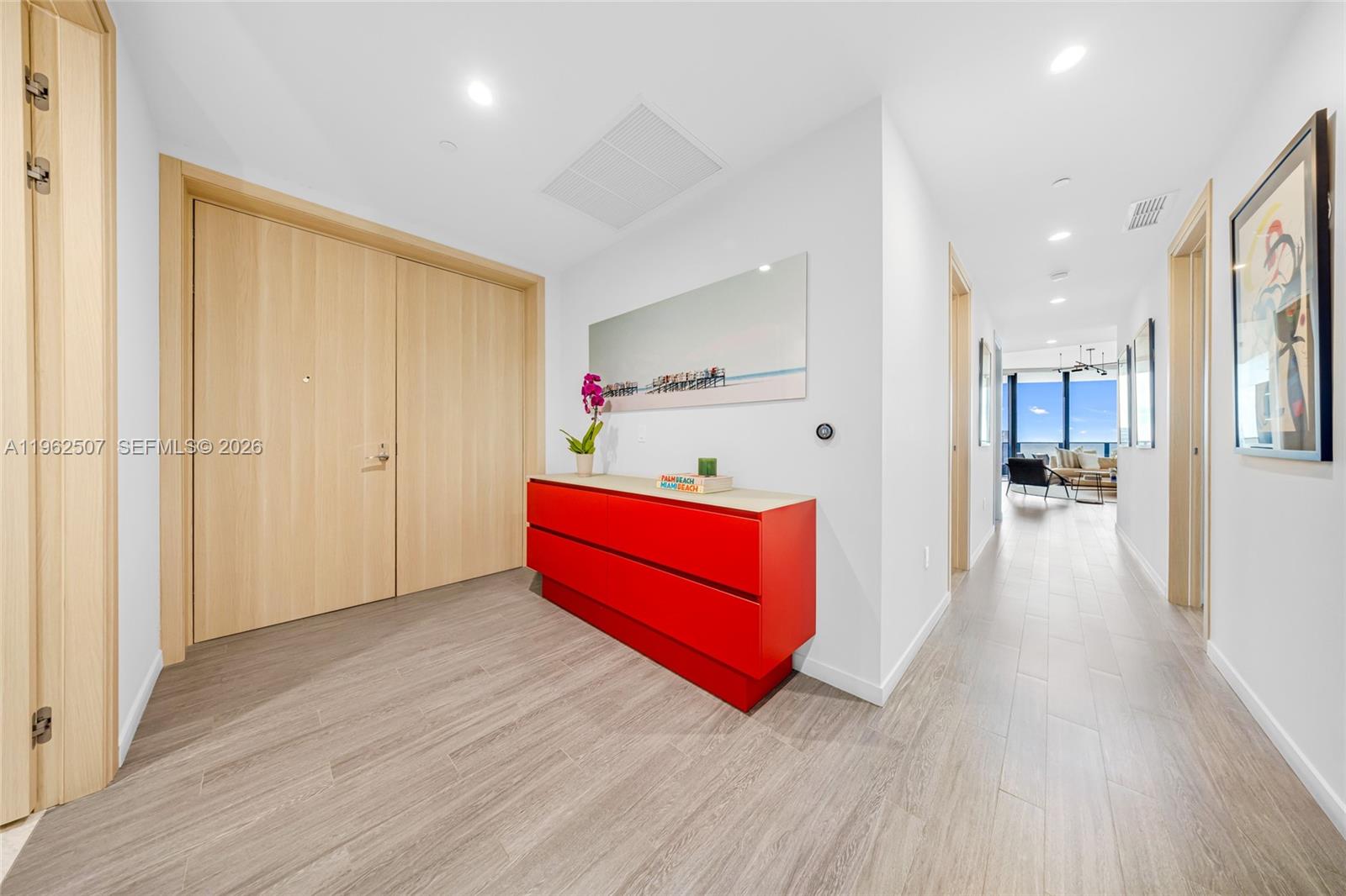 1000 Brickell Plz #PH6002 Miami, FL 33131