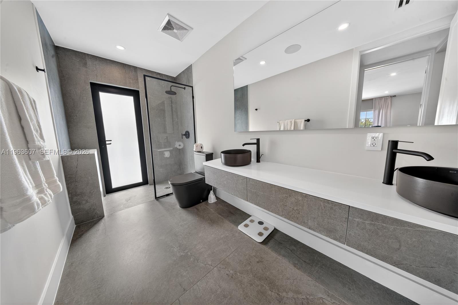 4312 NE 22nd Ave Fort Lauderdale, FL 33308