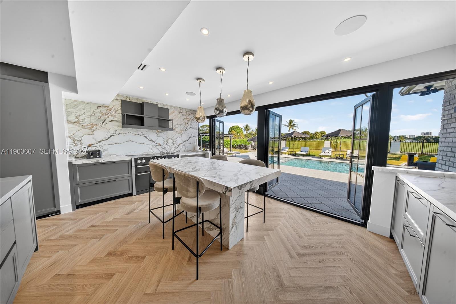 4312 NE 22nd Ave Fort Lauderdale, FL 33308