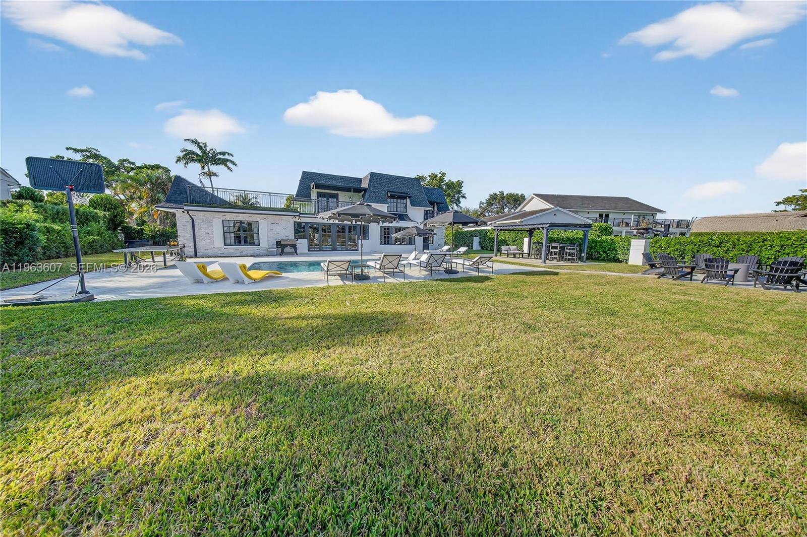 4312 NE 22nd Ave Fort Lauderdale, FL 33308