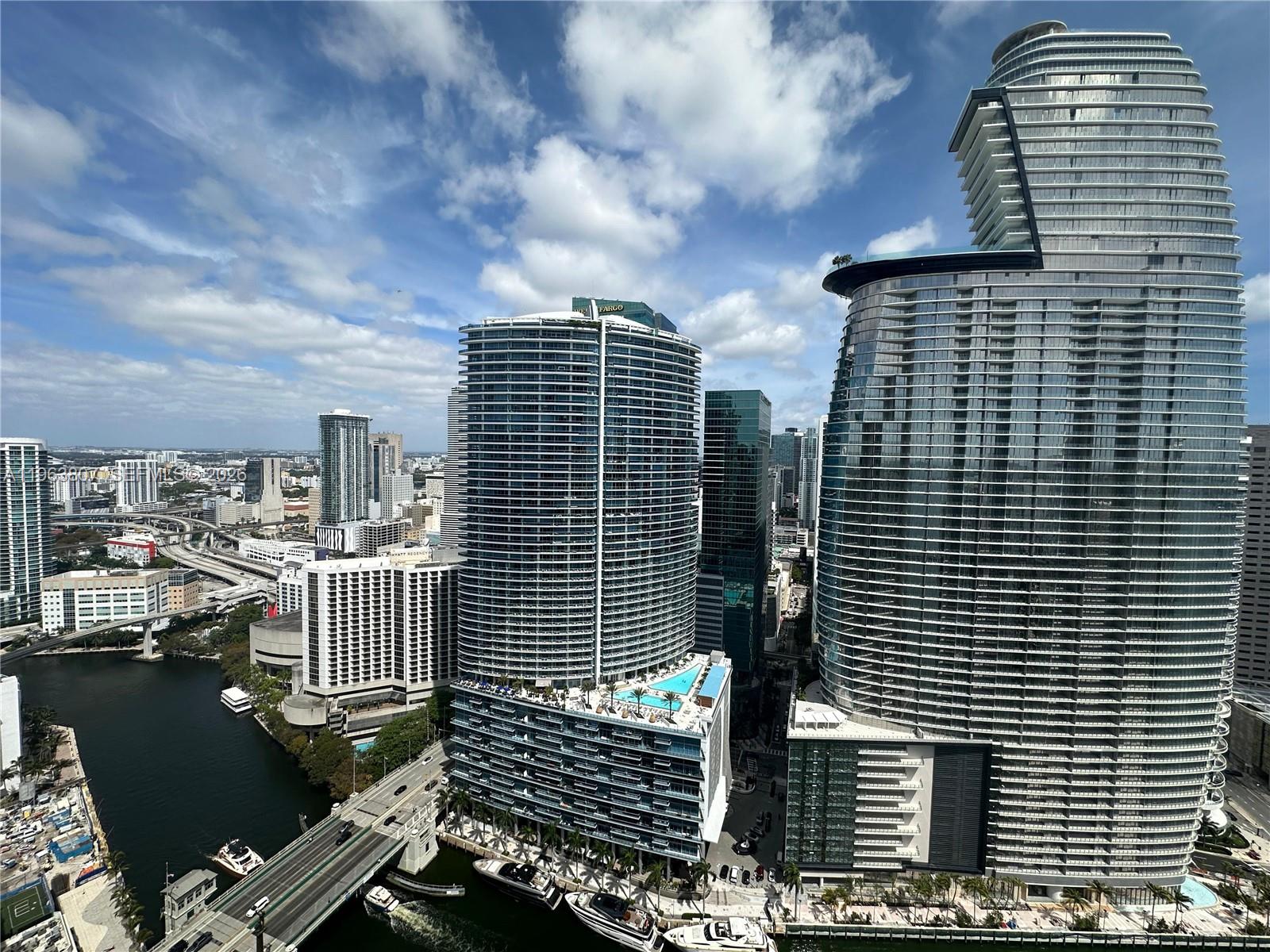image Icon Brickell I9