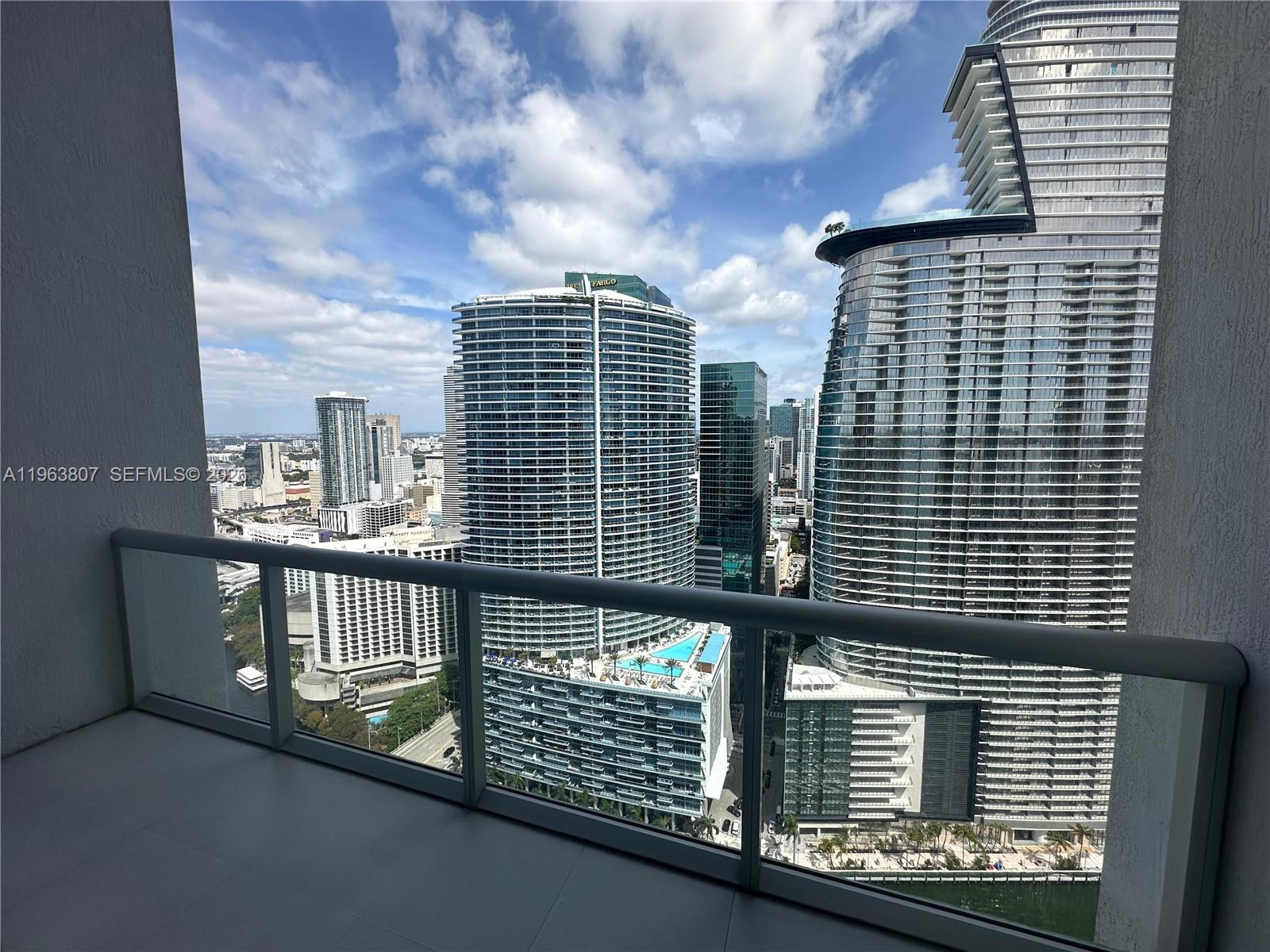 image Icon Brickell I6