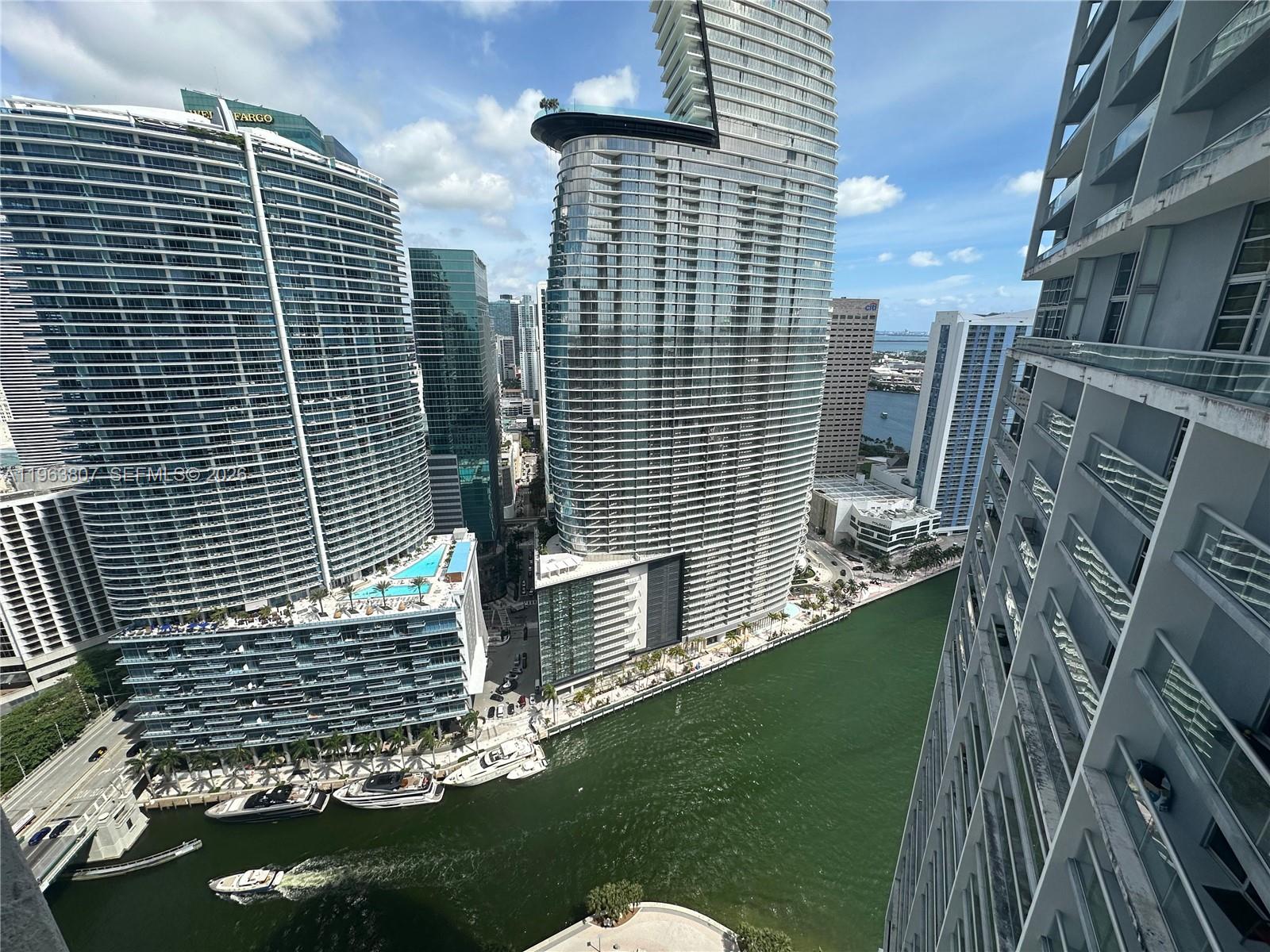 image Icon Brickell I7