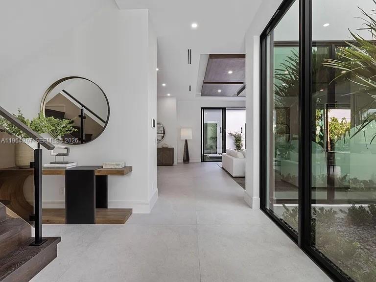 123 Murray Rd West Palm Beach, FL 33405