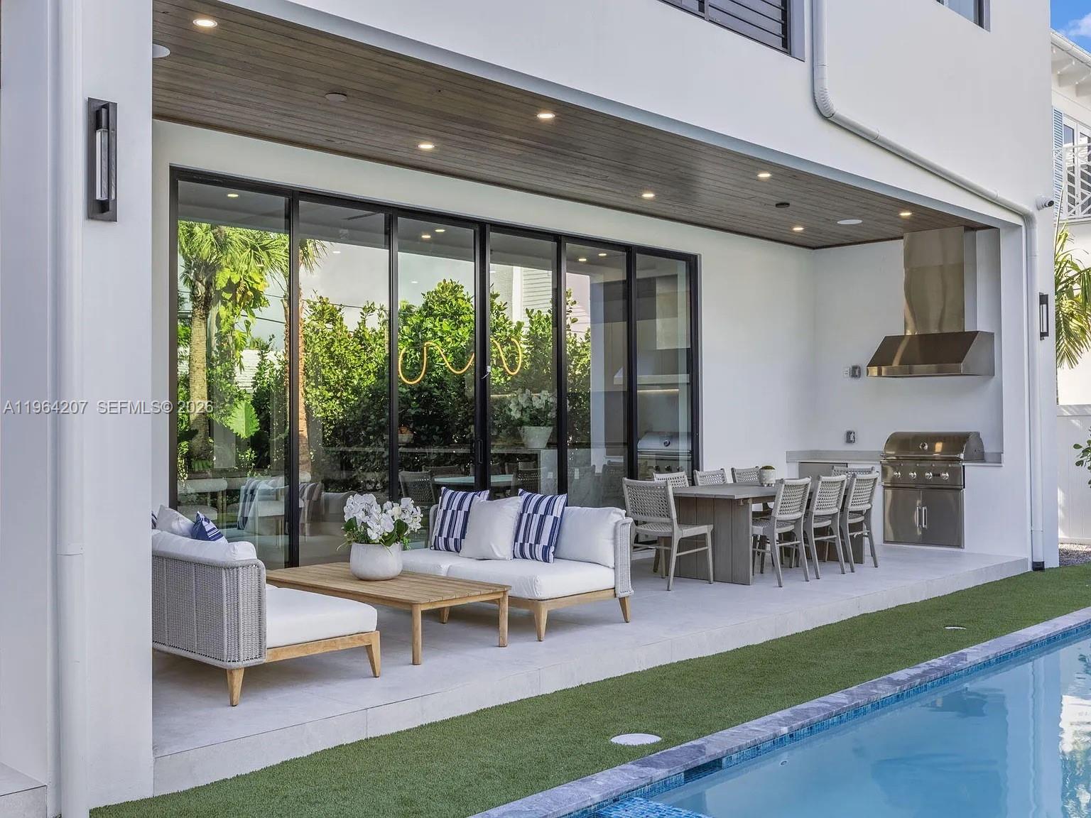 123 Murray Rd West Palm Beach, FL 33405