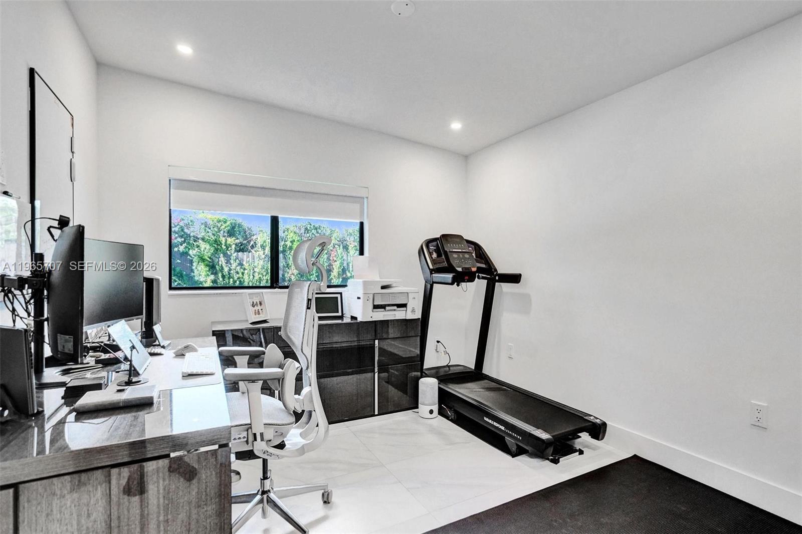 1941 NE 186th Dr North Miami Beach, FL 33179