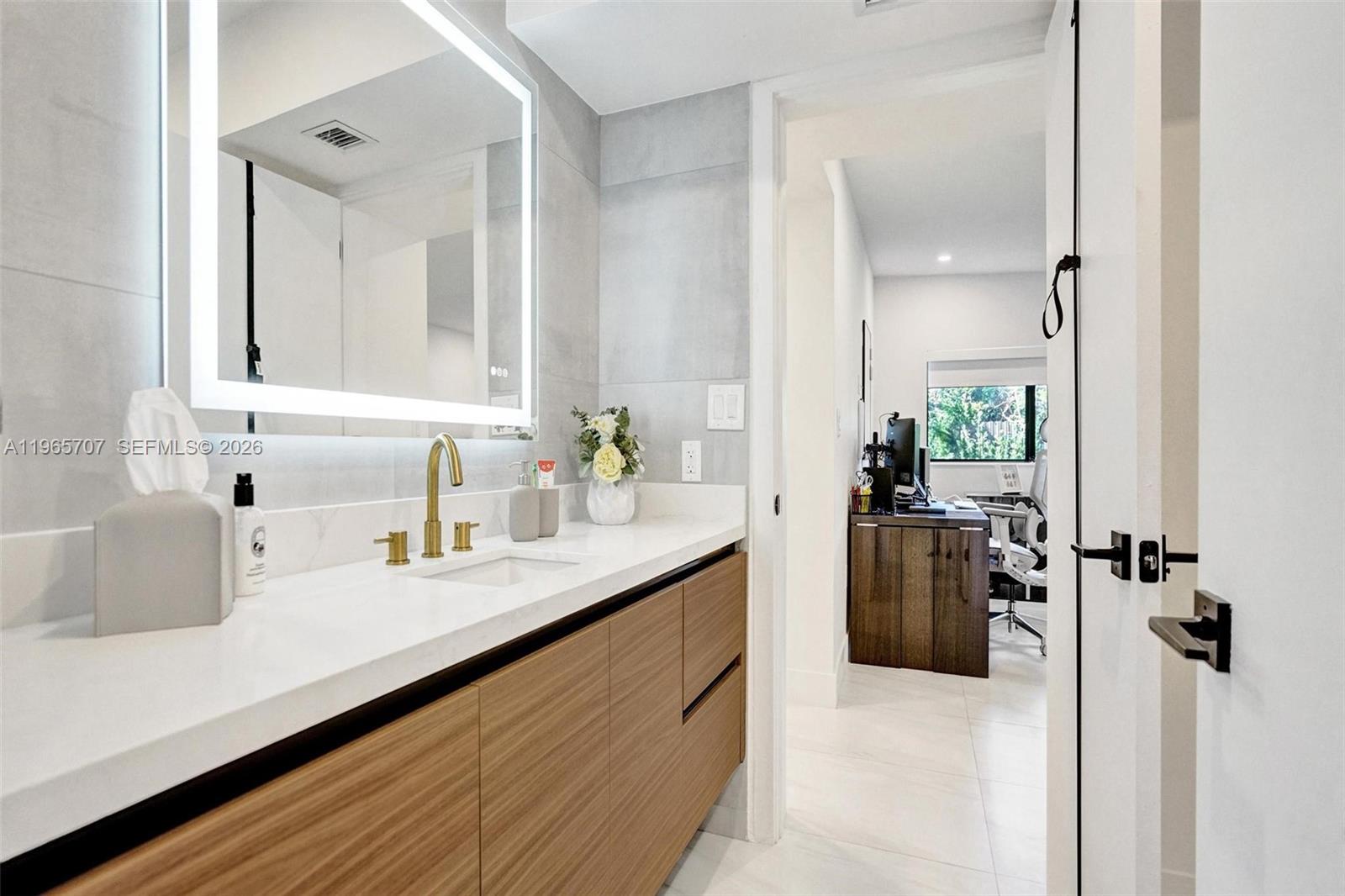 1941 NE 186th Dr North Miami Beach, FL 33179