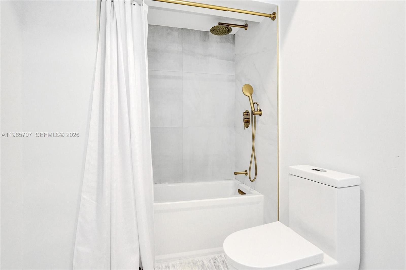 1941 NE 186th Dr North Miami Beach, FL 33179