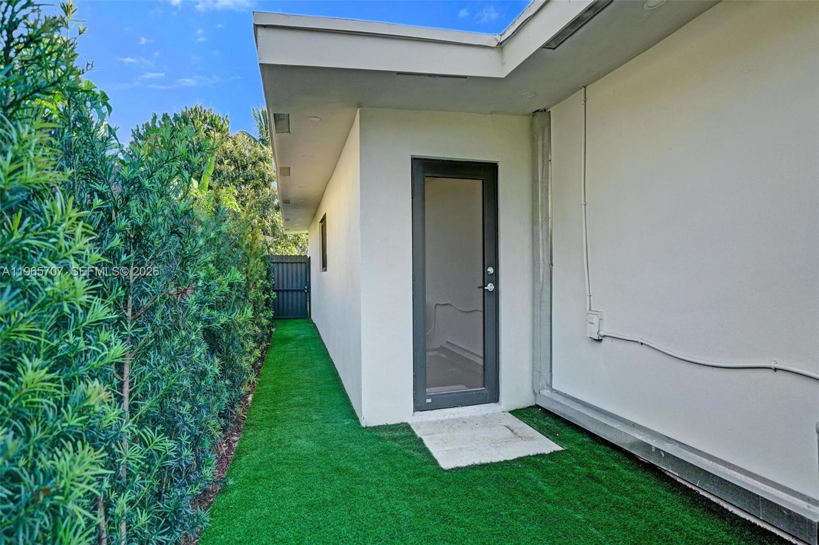 1941 NE 186th Dr North Miami Beach, FL 33179