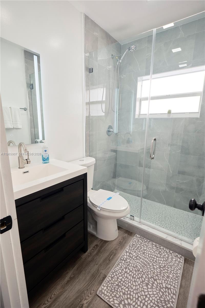 1232 SW 30th Pl Miami, FL 33135