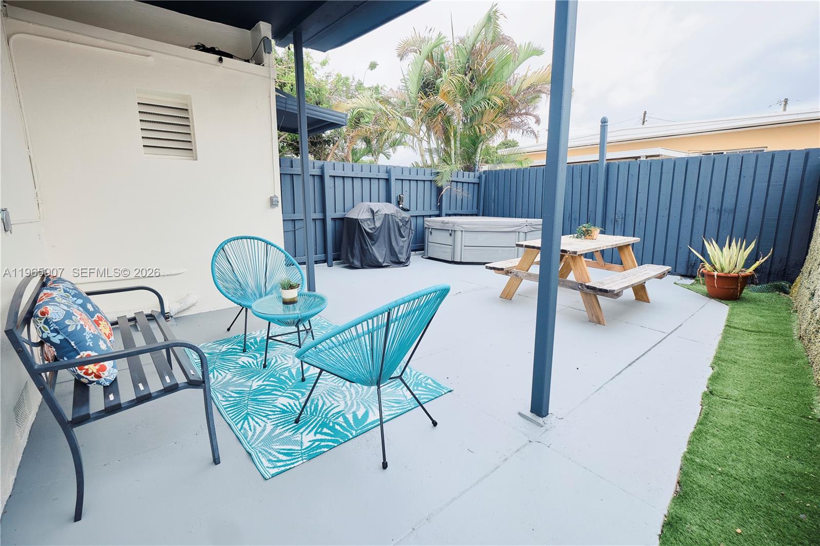 1232 SW 30th Pl Miami, FL 33135